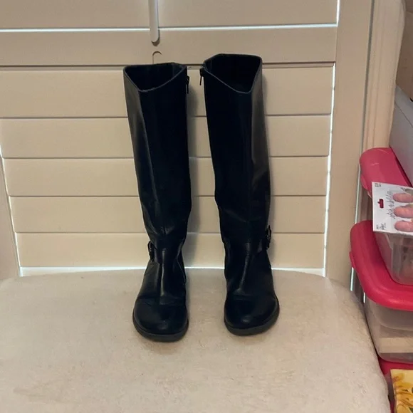 Me Too Black Ankle Boots - Picture 1 of 9